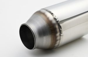 マフラーカッター（意匠性・真円型・スポーツモデル）｜板巻き金属パイプ製造.com