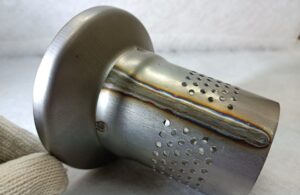 マフラーカッター（パンチングパイプ）｜板巻き金属パイプ製造.com
