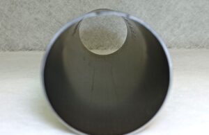 斜めカットパンチングパイプ｜板巻き金属パイプ製造.com