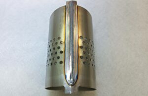 斜めカットパンチングパイプ｜板巻き金属パイプ製造.com