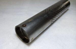 Φ45　キャップ付きパンチングパイプ｜板巻き金属パイプ製造.com