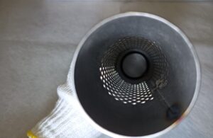 Φ45　キャップ付きパンチングパイプ｜板巻き金属パイプ製造.com
