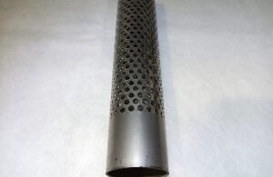 Φ50　キャップ付きパンチングパイプ｜板巻き金属パイプ製造.com