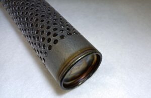 Φ50　キャップ付きパンチングパイプ｜板巻き金属パイプ製造.com
