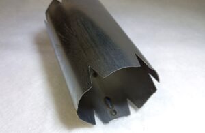 スリット付きカバーパイプ｜板巻き金属パイプ製造.com
